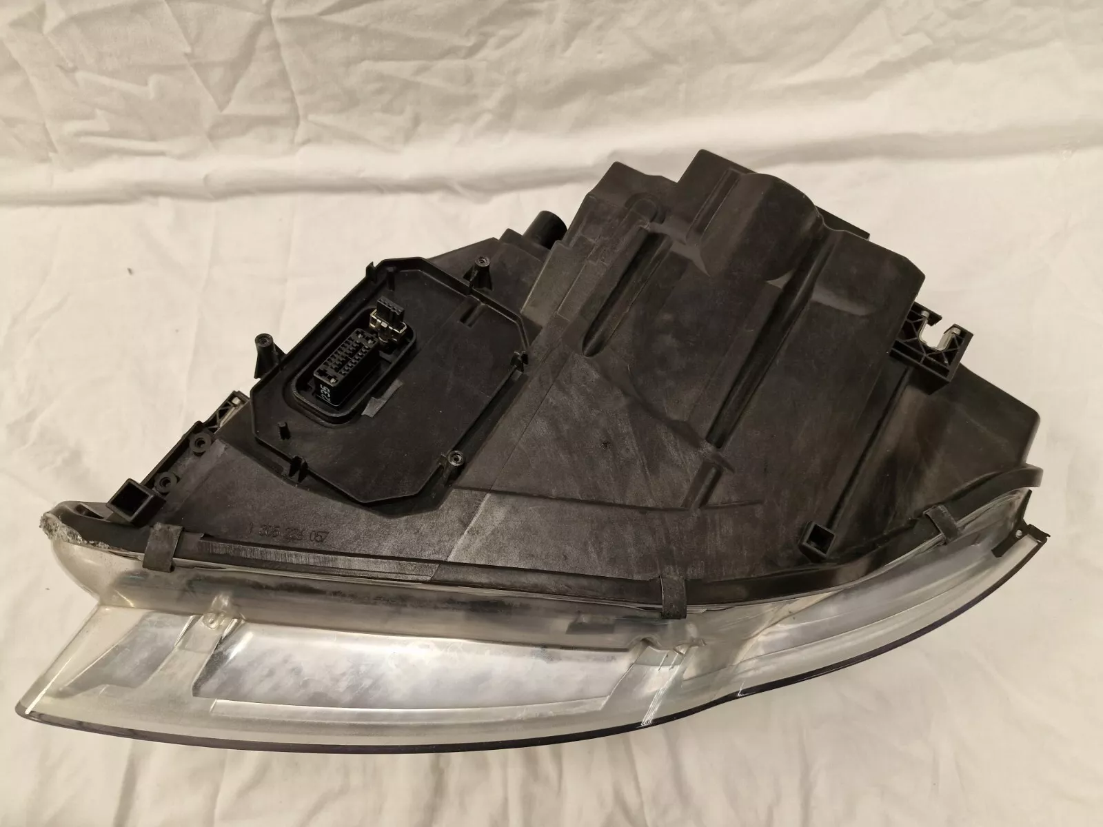 AUDI S4/RS4 AFS CURVE RIGHT XENON HEADLIGHT - Image 3